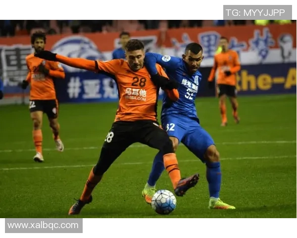 足球赛全场精彩回顾与战术分析球员表现与比分变化全景呈现